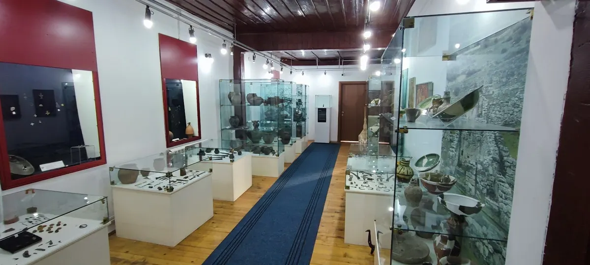 manastir u okolini