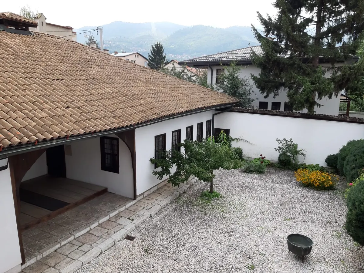 ženska kuća